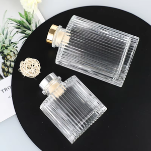 Bouteilles <span class=keywords><strong>de</strong></span> parfum en verre en gros avec bouchon en bois, couvercle en liège, pompe pulvérisatrice, sérigraphie 100/200ml pour parfums, aromathérapie et huiles essentielles - Product Image 3
