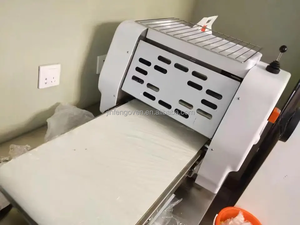 Machine de laminage de pâte à pizza de table commerciale professionnelle en Chine - Product Image 3