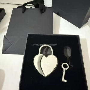 Exquisite Story Love Lock Caja <span class=keywords><strong>de</strong></span> regalo con bolsa <span class=keywords><strong>de</strong></span> regalo disponible en <span class=keywords><strong>dos</strong></span> opciones <span class=keywords><strong>de</strong></span> color - Product Image 1