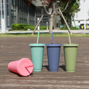 Gobelet en PP <span class=keywords><strong>de</strong></span> 700 ml (24 oz) grande capacité avec couvercle à clip, design tendance et créatif, logo disponible, pour café glacé et smoothies - Product Image 2
