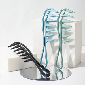 Peigne à dents larges <span class=keywords><strong>pour</strong></span> hommes Peigne de coiffage texturé <span class=keywords><strong>pour</strong></span> <span class=keywords><strong>cheveux</strong></span> lisses Peigne à dents épaisses <span class=keywords><strong>Brosse</strong></span> à <span class=keywords><strong>cheveux</strong></span> <span class=keywords><strong>bouclés</strong></span> - Product Image 5