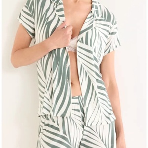 Ensemble de vêtements de détente pour femmes, tissu en rayonne, ensemble de pyjama à manches courtes pour femmes, logo personnalisé, vêtements de maison - Product Image 6