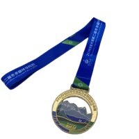 Upinstar Médaille de finition de triathlon en métal 3D Nouveau design Personnalisé Marathon Sports Médaille d'or Trophées Médailles et plaques