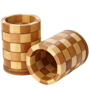 Support à baguettes rond en bois sur pied avec compartiments, logo gravé, boîte de rangement pour couverts domestiques - Product Image 1