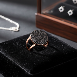 Anillo de diseño de racimo redondeado, piedra CZ negra, venta al por mayor, anillo de joyería de plata de ley 925 hecho a mano, joyería fina - Product Image 3