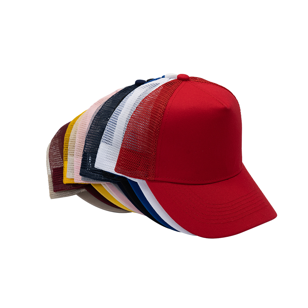 Versatile Baseball Cap with Leopard and Dot Patterns Comfortable Interior Lining for Sporty Outfits Displaying School Pride