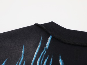 T-shirt graphique rétro style terrain de basket, haut décontracté inspiré du jersey, streetwear pour les sorties au marché des agriculteurs et les loisirs urbains - Product Image 4