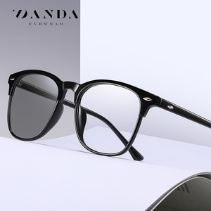 Lunettes photochromiques anti-lumière bleue Danda, unisexes, monture ronde, verres en PC, protection UV, utilisation en extérieur et en intérieur - Product Image 2