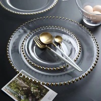 Assiettes de présentation élégantes en plastique transparent de 13 pouces avec bordure perlée or rose pour mariage, vente en gros