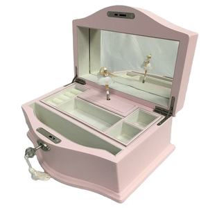 Boîte à bijoux musicale rose ballerine de luxe avec serrure pour femmes et filles - Product Image 6