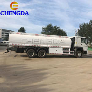 Sinotruk Howo 8x4 30 mètres cubes réservoir de stockage <span class=keywords><strong>d</strong></span>'eau de carburant camion 30-40 tonnes capacité de chargement pétrolier à vendre - Product Image 4