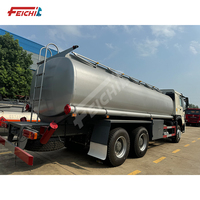Camión cisterna de aceite Sinotruk HOWO reacondicionado de segunda mano de alto estándar 6X4 Camión cisterna de combustible de 25000 litros con volante a la izquierda a la venta
