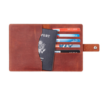 Dompet Paspor Kulit Asli Vintage Bergaya dengan Pola Deboss, Mudah Dibawa, Dilengkapi Penutup Elastis