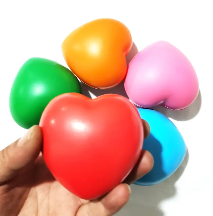 Promosyon Anti stres oyuncak topları kalp şekli özel Logo yumuşak Pu köpük sıkma topu oyuncaklar