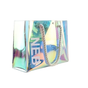 Sac fourre-tout de plage en PVC holographique irisé avec logo personnalisé, poignée en corde de coton épaisse et motif lettres - Product Image 1