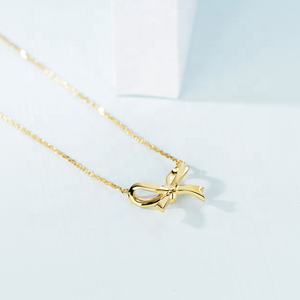 Collar de Oro Amarillo de 18K con Diseño de Mariposa y Diamante Moissanita para Mujer - Product Image 6