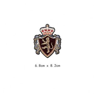 Écussons de haute qualité personnalisés avec broderie en fil d'or, motif couronne, à nouer sur l'épaule - Product Image 4