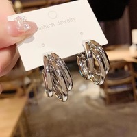 Pendientes circulares geométricos Estilo retro americano europeo Simple Todo-fósforo Pin corto Pendientes de aro de moda del Sur