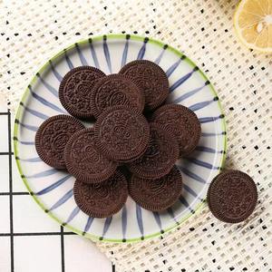 Nouvelle arrivée biscuits sandwich colorés à double couche aromatisés aux fruits 97g collations au chocolat - Product Image 6