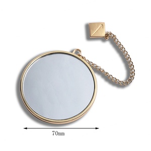 กระจกแต่งหน้าพกพาทรงกลมพู่โลหะสีม่วงคุณภาพสูงสั่งทำจากโรงงาน - Product Image 5