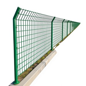 Recinzione Perimetrale Professionale per Stadi - Rete a Maglie Intrecciate Rivestita in PVC per Campi Sportivi - Product Image 1