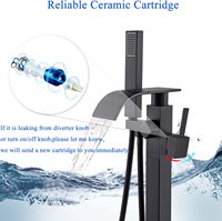 Robinet de salle de bain moderne en laiton sur pied avec douchette à main, bec cascade pour baignoire, monocommande, effet pluie, pour appartement