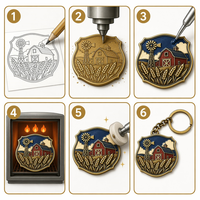Portachiavi Smaltato Personalizzato Serie Vintage Fattoria, Souvenir Premium 3D in Rilievo Oro Antico con Trattore e Fienile per Regalo e Collezione