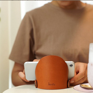 Support de téléphone en cuir PU, idéal pour les personnes paresseuses regardant des séries télévisées, support de téléphone pliable créatif pour bureau, cadeau promotionnel. - Product Image 2