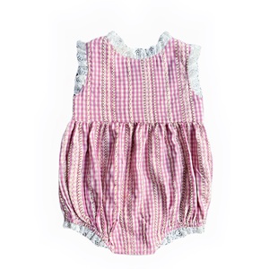 Yihui Çok Satan Toptan Hemen Gönderilebilir El İşçiliği İşiyle İşlenmiş Kolsuz Kız Çocuk Pijama Tulumu Yeşil Ekose Gizem Kutusu Bebek Bodysi - Product Image 4