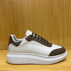 Nuevas zapatillas de moda coreana para parejas, tallas grandes, cómodas, con letras estampadas, diseño de lujo, color blanco. - Product Image 4