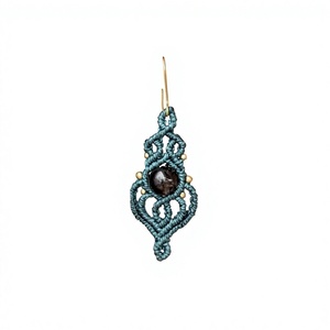 Boucles d'oreilles en macramé plaquées or vintage faites à la main avec des perles en pierre naturelle pour les bijoux de fiançailles pour femmes, vente en gros - Product Image 1