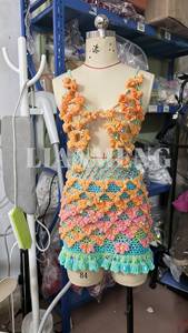 LM D83 <span class=keywords><strong>Mini</strong></span> <span class=keywords><strong>Abito</strong></span> Modesto Fatto a Mano in <span class=keywords><strong>Raso</strong></span> Colorato all'Uncinetto con Applicazioni Floreali 3D, Strascico Drammatico con Volant, Stile Y2K Dolce, Vita Naturale - Product Image 2