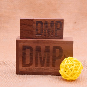 Oem Odm الترويجي بالجملة خوذة Usb الجوز خشبية محرك فلاش Usb بندريف مع شعار - Product Image 4