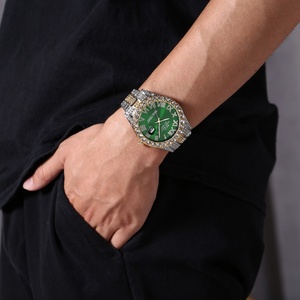 Montre à quartz pour homme de luxe, style hip-hop, sertie de pierres, bracelet en acier inoxydable, cadran de 43 mm, édition limitée, OEM ODM - Product Image 5