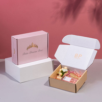 Caja de envío de correo de embalaje de papel de regalo de cartón corrugado rosa con logotipo impreso personalizado para pequeñas empresas