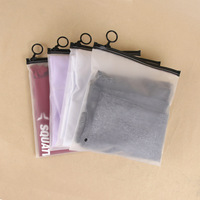 Sacs en plastique PE biodégradables mats et givrés avec fermeture éclair pour vêtements personnalisés, avec logo