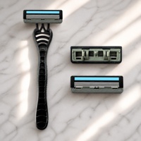 Rasoir pour hommes à triple lame incurvée, rasoir pour hommes à lames en acier inoxydable affûtées, courbes faciales pour différents types de peau, outil pour la barbe