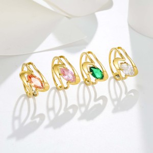 Bague en acier inoxydable plaqué or 18 carats avec double barre géométrique creuse et pierres multicolores – Design audacieux et accrocheur pour les fêtes et le quotidien - Product Image 3