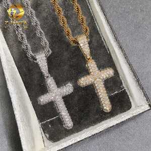 Envío Inmediato: Colgante Iced Cross de Plata 925 con Baño de Platino, Joyería Fina Hip Hop, Dije con Moissanita VVS - Product Image 3