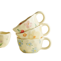 SYL Tasse à café en porcelaine de style coréen peinte à la main Lait Jaune Gruau Petit-déjeuner Design Irrégulier Nouveauté Fêtes Micro-ondes