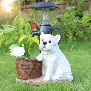 Conception résine chien décor lumière solaire animal jardinière, décor animalier planteur de jardin solaire avec pot de fleur - Product Image 1