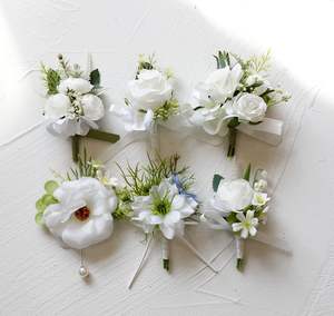 ชุดดอกไม้เทียมสีขาวสำหรับงานปาร์ตี้งานแต่งงานเจ้าบ่าวเจ้าสาวชุดดอกไม้สีขาว - Product Image 1