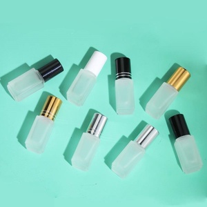 Botella de Perfume de Vidrio Cuadrada/Rectangular Vacía de 5ml, 10ml, 15ml, Blanca Esmerilada/Transparente, con Atomizador Dorado, Plateado, Negro o de Madera - Product Image 2