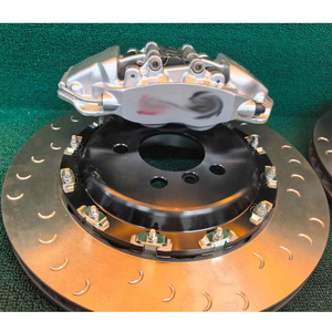 Set di pinze <span class=keywords><strong>freno</strong></span> <span class=keywords><strong>Brembo</strong></span> aftermarket a 6 pistoncini anteriori e 4 posteriori in lega di alluminio forgiato con dischi <span class=keywords><strong>freno</strong></span> in carbonio-ceramica per Land Rover - Product Image 4
