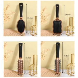 Set di 4 Spazzole Professionali da Salone: Spazzola Rotonda, Spazzola <span class=keywords><strong>a</strong></span> Cuscino d'Aria, Spazzola <span class=keywords><strong>a</strong></span> Barilotto e Set di Pettini Arricciacapelli - Product Image 6