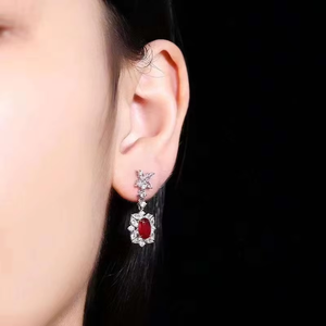 SGARIT Bijoux fins, boucles d'oreilles en or blanc 18 carats, rubis rouge pigeon naturel non chauffé de 1,38 ct, taille ovale, pour femmes, certificat AIGS - Product Image 5