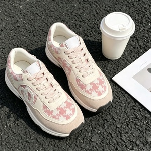 Nouvelles Chaussures de Basket Luxueuses à Semelle Épaisse pour Femme, Modèle 2026, Rose Floral, Personnalisées par un Designer, Idéales pour le Campus - Product Image 1