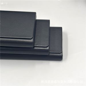 Custodia/Borsa per Occhiali da Sole con Clip in Morbida Pelle PU Personalizzabile con Logo, Vendita all'Ingrosso Diretta dalla Fabbrica - Product Image 6