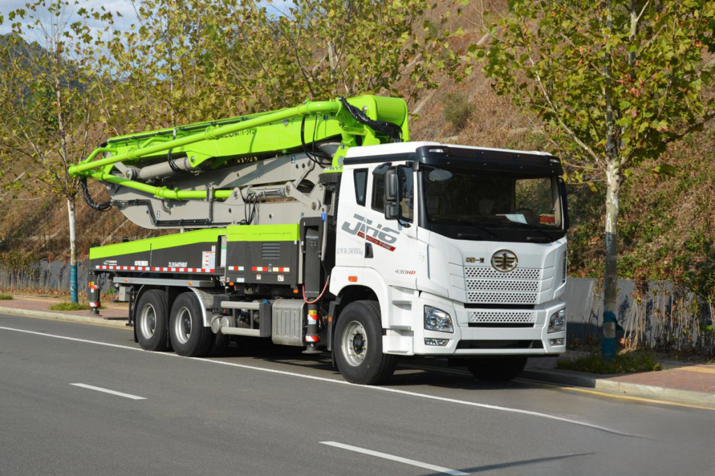 むりん Zoomlion Concrete Pump 47X-5RZ - Efficient & Reliable