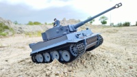 Henglong 3818-1 2.4Ghz 1/16ème Échelle Version 7.0 Char Allemand Tiger I RTR Modèle de Char Lourd Télécommandé avec Fonction de Tir pour Véhicules Militaires